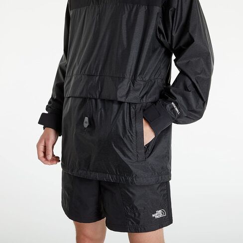 THE NORTH FACE Men's Outline Anorak in Saudi Arabia