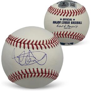 Ichiro Suzuki Autographed MLB Signed Baseball Beckett COA With UV Display Case in Saudi Arabia