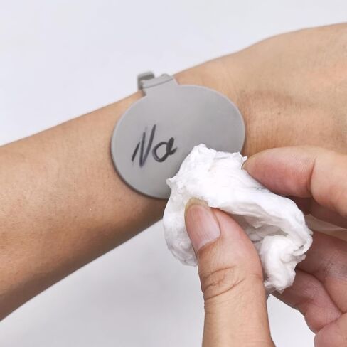 1Pcs Nurse Must Haves for Work Erasable Wrist Strap Reusable Patient Silicone Memo Notepad Vital Sign Recorder Wearable Hands Tech Supplies Grad Gift (Grey) in Kuwait