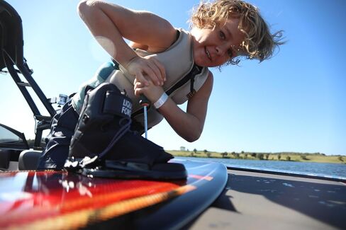 Liquid Force 2025 Kid's RDX Future Series 125cm Wakeboard in Saudi Arabia