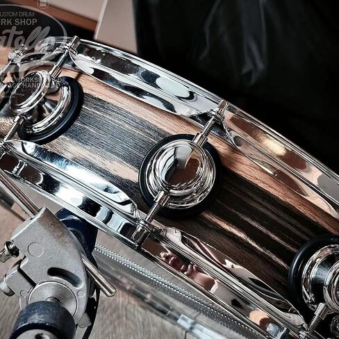 طبلة كمين خشبية مقاس 14 بوصة، كمين احترافي ذو 10 عروات مع أسلاك كمين من السبائك، هجوم فائق السطوع، يتضمن مفتاح تحرير سريع عزم الدوران بدون خطوات، طبلة مقاس 14 بوصة × 4 بوصة للمبتدئين والمحترفين in Kuwait