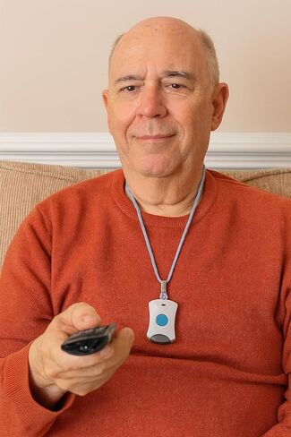 نظام التنبيه الطبي Life Guardian HD700-V6 - بدون رسوم شهرية - قاعدة صوتية ثنائية الاتجاه + أزرار ذعر مقاومة للماء على المعصم - آمن لكبار السن والمعاقين والأحباء - يستخدم الخط الأرضي in Kuwait