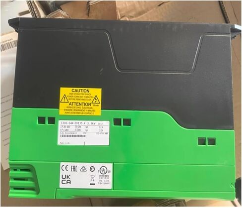 محول التردد C300-044 00135A10100AB100، 5.5KW إدخال / إخراج ثلاثي الطور 0-480 فولت in Kuwait