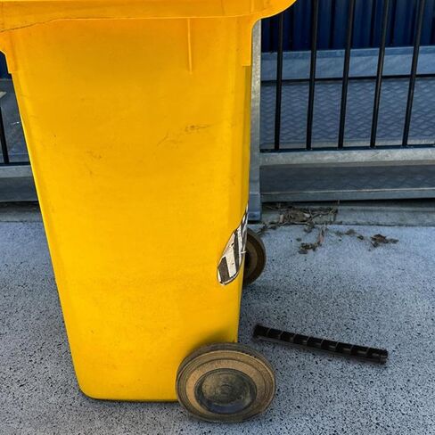 Trash can Latches and Locking Pins 6.37 Inch Plastic Replacement Accessories for Secure Outdoor Garbage Bin Lid Holders Compatible with Wheelie Bin Locks in Kuwait