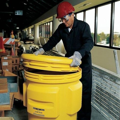 حزمة معمل احتواء إيجل هاز مات سعة 20 جالونًا من البولي إيثيلين مع غطاء علوي لولبي 20 1/2 بوصة × 21 1/4 بوصة in Kuwait