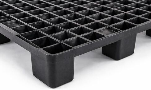 3 عبوات من المنصات البلاستيكية شديدة التحمل - 48 × 40 × 5 - صنعت في الولايات المتحدة الأمريكية - سعة 3500 رطل - بولي إيثيلين عالي الكثافة المعاد تدويره - مجموعة منصات نقالة زرقاء / سوداء من الدرجة الصناعية in Kuwait