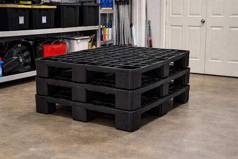 3 عبوات من المنصات البلاستيكية شديدة التحمل - 48 × 40 × 5 - صنعت في الولايات المتحدة الأمريكية - سعة 3500 رطل - بولي إيثيلين عالي الكثافة المعاد تدويره - مجموعة منصات نقالة زرقاء / سوداء من الدرجة الصناعية in Kuwait