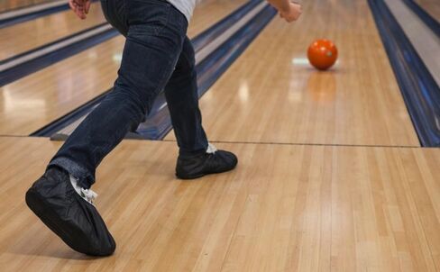 Pair Bowling Shoe Covers, Black, 14.7 In, Waterproof Fabric, Anti-Dust, Polyester, Sleeve, Universal Fit For Men Women in Kuwait