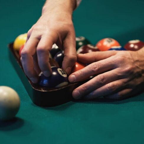 Kisangel Mini Billiard Rack Triangle 9.84In البلاستيك حامل كرة حمام السباحة للكرات ذات الحجم القياسي ملحق طاولة حمام السباحة المدمجة لغرفة الألعاب المنزلية ونادي البلياردو in Kuwait