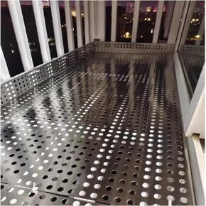 لوح مثقوب من الفولاذ المقاوم للصدأ 304 - فتحة 10 مم، لوح معدني مقاوم للصدأ (20 × 100 سم) لحماية الشرفة والحديقة، حل متين لتحسين المنزل in Kuwait