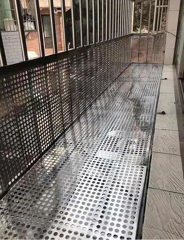 304 Stainless Steel Perforated Sheet Metal Mesh Screen - Decorative Guardrail & Windowsill Protection - 50x300cm for Flower Stands & Home Decor in Kuwait