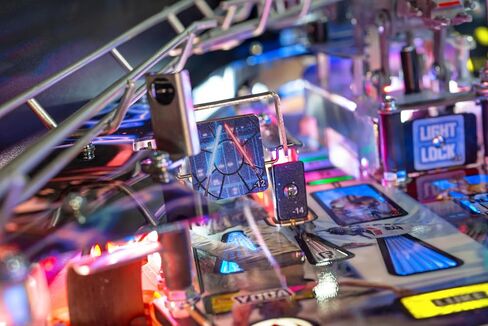 Stern Pinball Star Wars: Fall of The Empire مع Insider Connected، إصدار Pro من آلة Arcade Pinball in Kuwait