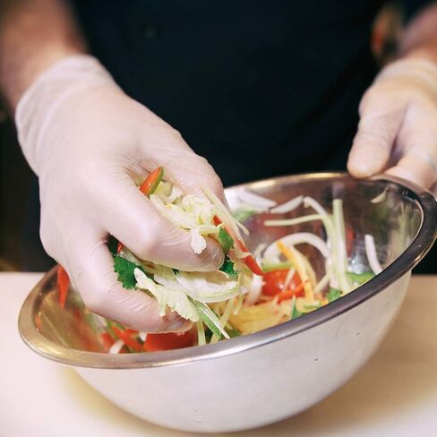 Basic Medical Synmax Vinyl Exam Gloves - Disposable Clear Surgical Gloves, Latex-Free & Powder-Free -Large, Box of 100 in Kuwait