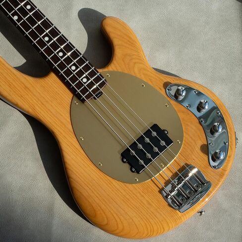 Pickguard لجيتار Stingray Special Bass، ذهبي مؤكسد، وحدة واحدة in Kuwait
