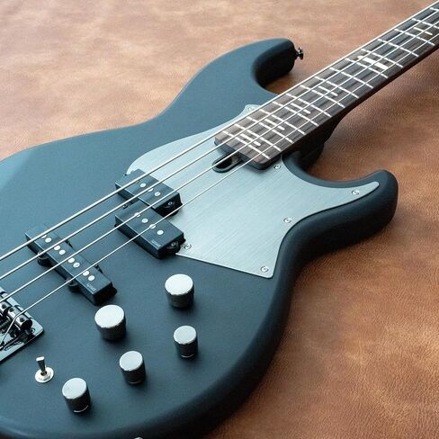 بيك جارد لجيتار باس سلسلة ياماها BB، مطلي بالكروم الرمادي، متوافق مع 4 سلاسل BB234/434/734A/P34، وحدة واحدة in Kuwait