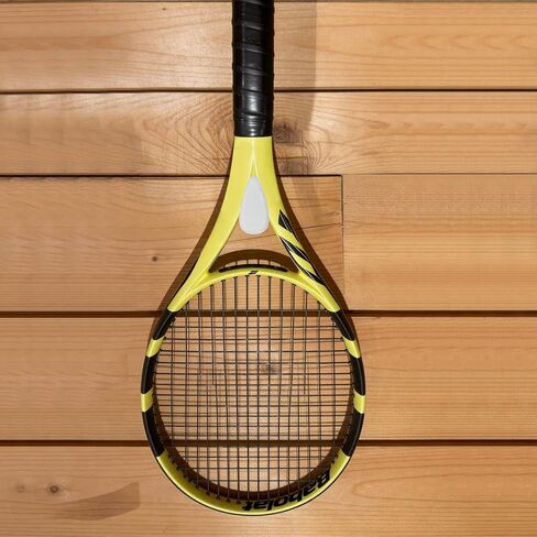 حامل تثبيت مخفي لمضرب تنس واحد - عبوتان من خطاف التثبيت على الحائط الأبيض بمظهر بسيط وأنيق، رف مضرب مثبت على الحائط للجراج، منظم المعدات الرياضية in Kuwait