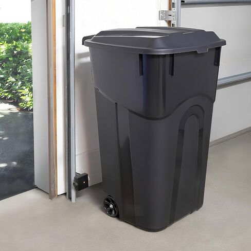 32 Gallon Wheeled Heavy Duty Plastic Garbage Can with Attached Lid – Smooth-Rolling Wheels, Reinforced Base for Patio, Garage, Yard & Indoor Use in Saudi Arabia