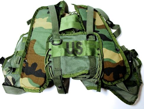 US Military Woodland Camo Tactical Vest with 6 Pockets NEW in Kuwait