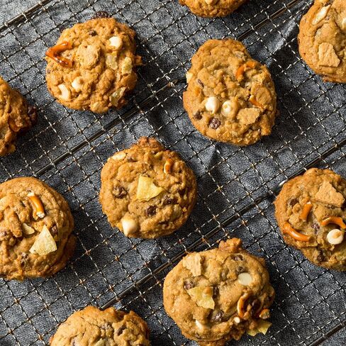 Baker's Secret 2pcs Pure Aluminum Insulated Cookie Sheet Commercial Grade, Baking Tray for Oven 100% Recycled Cookie Sheet Extra Thick - The Natural Collection in Saudi Arabia