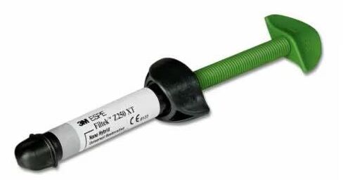3M ESPE 1470A3.5 Z250 XT Universal Restorative Dental Syringe A3.5 3 Grams in Saudi Arabia