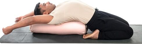 وسادة مسند اليوغا Yogikuti Iyengar - مسند أسطواني من القطن بنسبة 100% لليوجا والتأمل - وسادة دعم قوية ومتينة مع غطاء قابل للغسل للمحاذاة والراحة (أبيض) in Kuwait