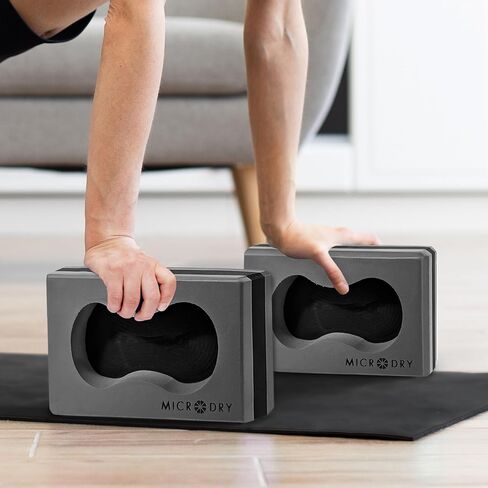 مكعبات يوجا ميكرودراي شور جريب، مجموعة من قطعتين - مكعبات إسفنجية مضادة للانزلاق مع فتحة قبضة مريحة لتحقيق الثبات ودعم المعصم والمرونة والتوازن رمادي/أسود in Kuwait
