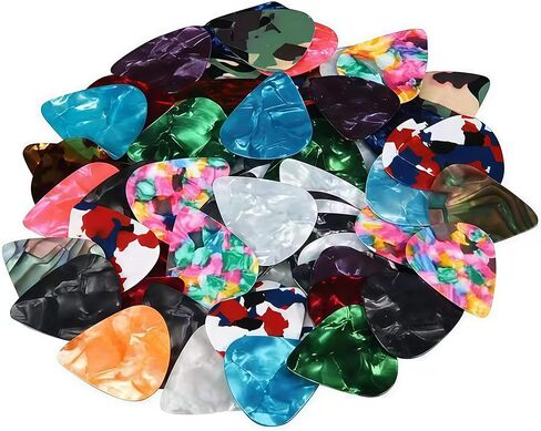 Guitar Pick Holder Necklace with 3pcs Colorful Pick for Guitar Bass Ukulele Guitarists Picks Storage Necklace in Kuwait