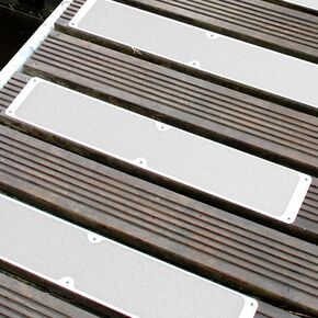 Flat Anti-Slip Plate – 4.5" x 25", Clear Grit, Aluminum Base, Heavy-Duty Step Safety Plate, Weatherproof, OSHA, NFSI & CoF Compliant in Saudi Arabia