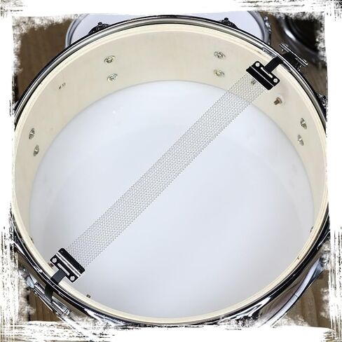 طبلة GRIFFIN Snare Drum - 14 بوصة × 5.5 بوصة (إصدار PoplarPro) غلاف خشبي مع PVC هيكوري أسود، رأس مطلي، غطاء كمين، مفتاح و8 عروات ضبط in Saudi Arabia
