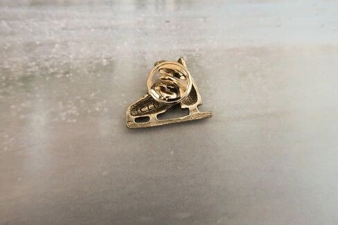 Jim Clift Design Figure Skate Lapel Pin in Saudi Arabia