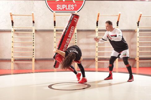 دمية مصارعة Suples Speed ​​(Stump) - دمية رمي من الفينيل لفنون القتال المختلطة والمصارعة والجودو والتدريب الرياضي القتالي in Kuwait