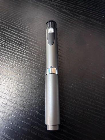 قلم حقن قابل لإعادة الاستخدام باللون الرمادي الداكن مع خرطوشة in Kuwait