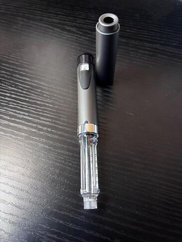 قلم حقن قابل لإعادة الاستخدام باللون الرمادي الداكن مع خرطوشة in Kuwait