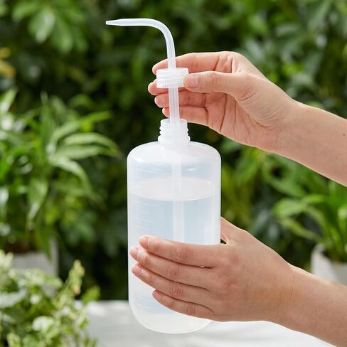 4-Pack Large 1000ml (33oz) Tattoo Squeeze Bottles, Plastic Wash Bottles with Curved Tip & Scale, Leak-Proof Squirt Bottle for Lab, Gardening, Tattoo & Plant Watering in Saudi Arabia
