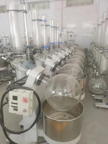 50L Double Condensers Double Receiving Rotary Evaporator with Motor Lift,110V,50L Rotary Evaporator with Vacuum Pump and lab Chiller in Kuwait