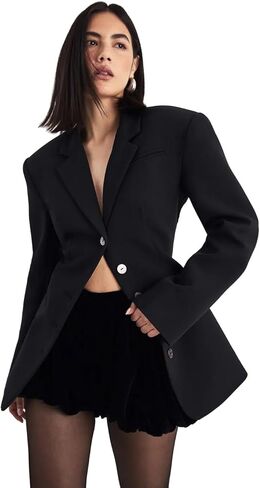 شورت Nasty Gal مخملي بحاشية فقاعية in Saudi Arabia