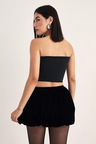 شورت Nasty Gal مخملي بحاشية فقاعية in Saudi Arabia