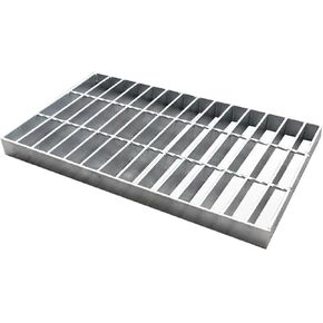 قطعة واحدة من شبكة تصريف الممر - غطاء تصريف من الفولاذ المجلفن لتصريف المياه بكفاءة في الهواء الطلق، مقاسات 12-20 بوصة (50 × 30 × 4 سم) in Kuwait