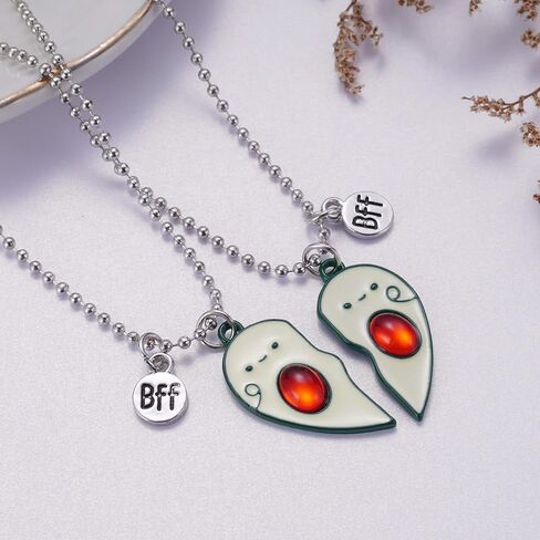 رالوكيا مجموعة قلادات صداقة على شكل قلب من الافوكادو مكونة من قطعتين، هدية مضحكة لصديقك المقرب، قلادات متطابقة لاثنين من محبي الافوكادو، هدية نباتية نباتية، مقاس M، معدن، غير معروف in Kuwait