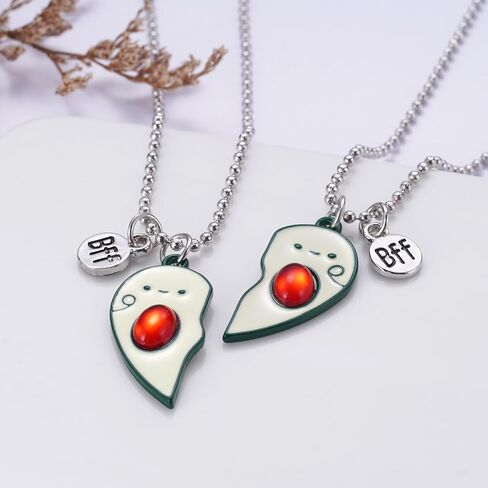 رالوكيا مجموعة قلادات صداقة على شكل قلب من الافوكادو مكونة من قطعتين، هدية مضحكة لصديقك المقرب، قلادات متطابقة لاثنين من محبي الافوكادو، هدية نباتية نباتية، مقاس M، معدن، غير معروف in Kuwait