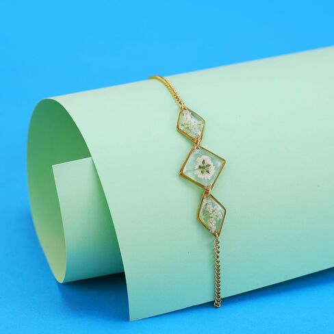 سوار زهرة مضغوطة على شكل زهرة أنفاس الطفل وسوار الملكة آن من الدانتيل المضغوط على شكل زهرة برية سوار مصنوع يدويًا سوار من الراتنج على شكل زهرة برية مضغوطة ذهبي سوار زهرة قابل للتعديل in Kuwait