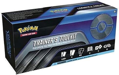 صندوق أدوات المدربين Pokemon TCG 2021 - 4 حزم معززة بالإضافة إلى المدربين والعروض الترويجية! لمدة 6 سنوات in Saudi Arabia