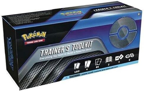 صندوق أدوات المدربين Pokemon TCG 2021 - 4 حزم معززة بالإضافة إلى المدربين والعروض الترويجية! لمدة 6 سنوات in Saudi Arabia