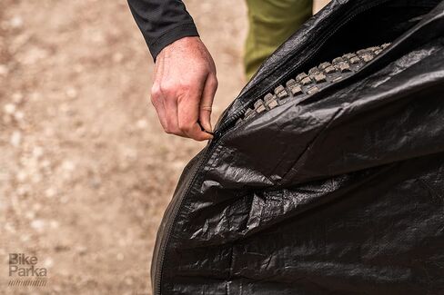 حقيبة نقل الدراجة BikeParka RoughSac - حماية متينة وقابلة للتعديل ضد الماء للدراجات - تناسب مع/بدون العجلة الأمامية، وتتضمن كيس أشياء لسهولة التعبئة - نسيج مقاوم للتمزق مقاوم للأشعة فوق البنفسجية in Kuwait