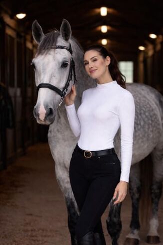 قميص ركوب الفروسية برقبة وهمية للنساء من Manege - طبقة أساسية للتدريب مثقوبة قابلة للتنفس لركوب الخيل in Kuwait