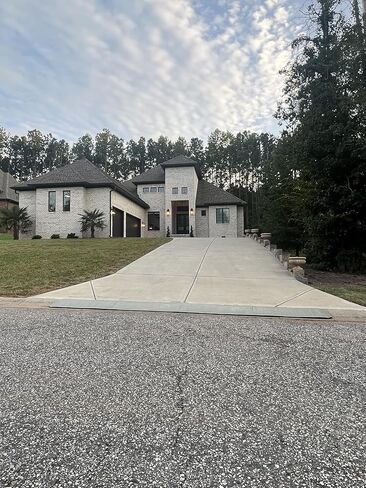 - اللون الرمادي - منحدرات حافة الممر - منحدرات السيارة منخفضة المستوى - مجموعة قابلة للتوسيع مكونة من 3 قطع - مصنوعة من مطاط معاد تدويره عالي التحمل - تخلص من الكشط والأضرار التي تلحق بشاحنة سيارتك RV in Kuwait