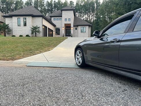 - اللون الرمادي - منحدرات حافة الممر - منحدرات السيارة منخفضة المستوى - مجموعة قابلة للتوسيع مكونة من 3 قطع - مصنوعة من مطاط معاد تدويره عالي التحمل - تخلص من الكشط والأضرار التي تلحق بشاحنة سيارتك RV in Kuwait