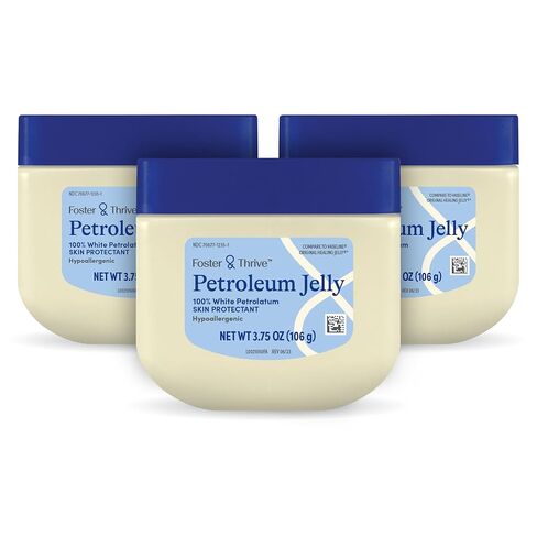 فوستر آند ثرايف بتروليوم جيلي لحماية البشرة، حجم سفر 3.75 أونصة، تخفيف جفاف الجلد، يحمي الجروح الطفيفة، يوصى به أطباء الجلدية، خالي من العطور، يحبس الرطوبة، 3 عبوات in Kuwait