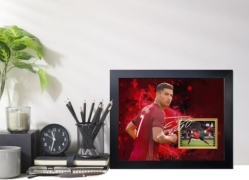 إطار صورة Xekamlzi Football Star Autograph تحت عنوان CR7 Retro Classic Moment Collage مقاس 10x8 بوصة - للديكور/التعليق على الحائط/إطار الصورة التذكارية/هدية للمعجبين والأطفال in Saudi Arabia