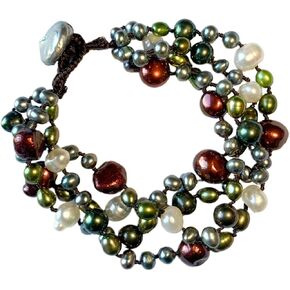 سوار لؤلؤة لؤلؤة المياه العذبة متعددة الألوان - تصميم طبقة قابل للتعديل للنساء - هدية مثالية للمجوهرات في الصيف الشاطئ in Kuwait